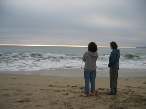 leslie and hannah closer