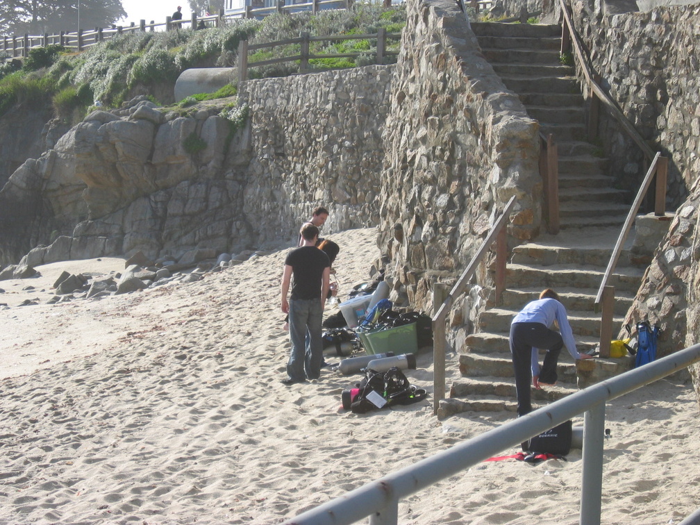 group assembles equipment