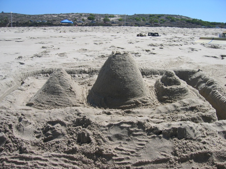 Sand_castle_finished.jpg